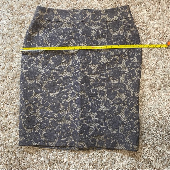 Classy Floral Embroidered Pencil Skirt - Picture 8 of 11